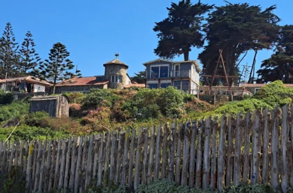 Full day private tour Isla negra poetry and wine-bookicharter.com